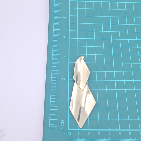 Chic Gold Geometric Vintage Chunky Drop Earrings- Y2K ☀️ 3/$40 - Picture 6 of 8